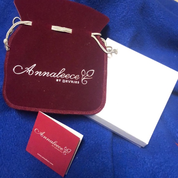 Annaleece by Devries Jewelry Annaleece By Devries Necklace Earrings